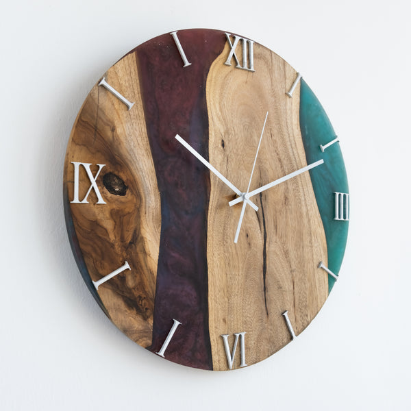 Resin Epoxy and Wood Green and Red wall clock 40cm Diameter, 2.5cm thickness. HandMade for parashuteHome.
